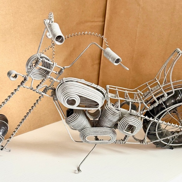 Handmade Wire Harley Davidson Motorcycle - Picture 2 of 11